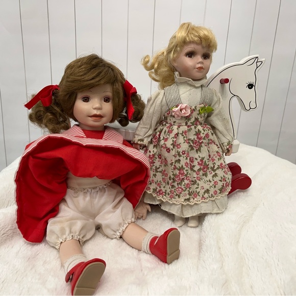 Porcelain doll on rocking horse - Picture 5 of 10